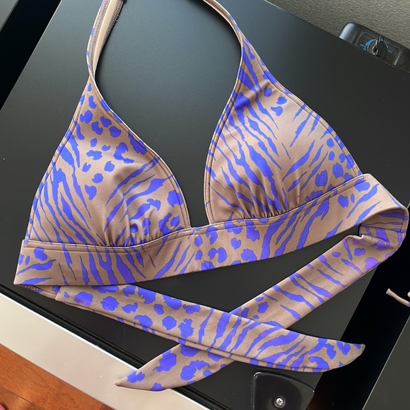 Victoria’s Secret halter bikini - Picture 4 of 6